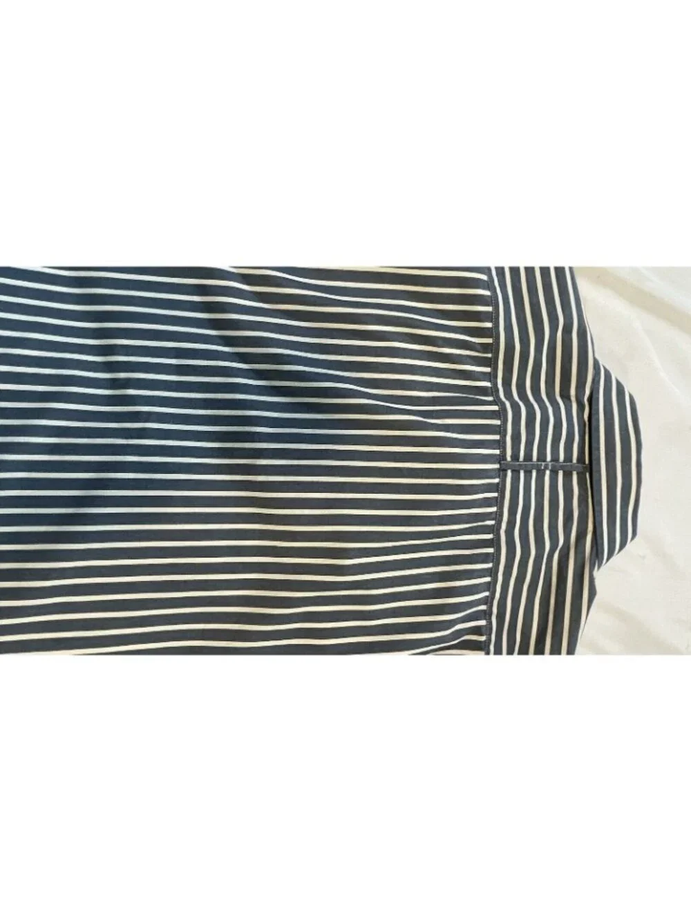 Banana Republic Classic Fit Button Down Shirt Medium Blue Strip Crisp Cotton